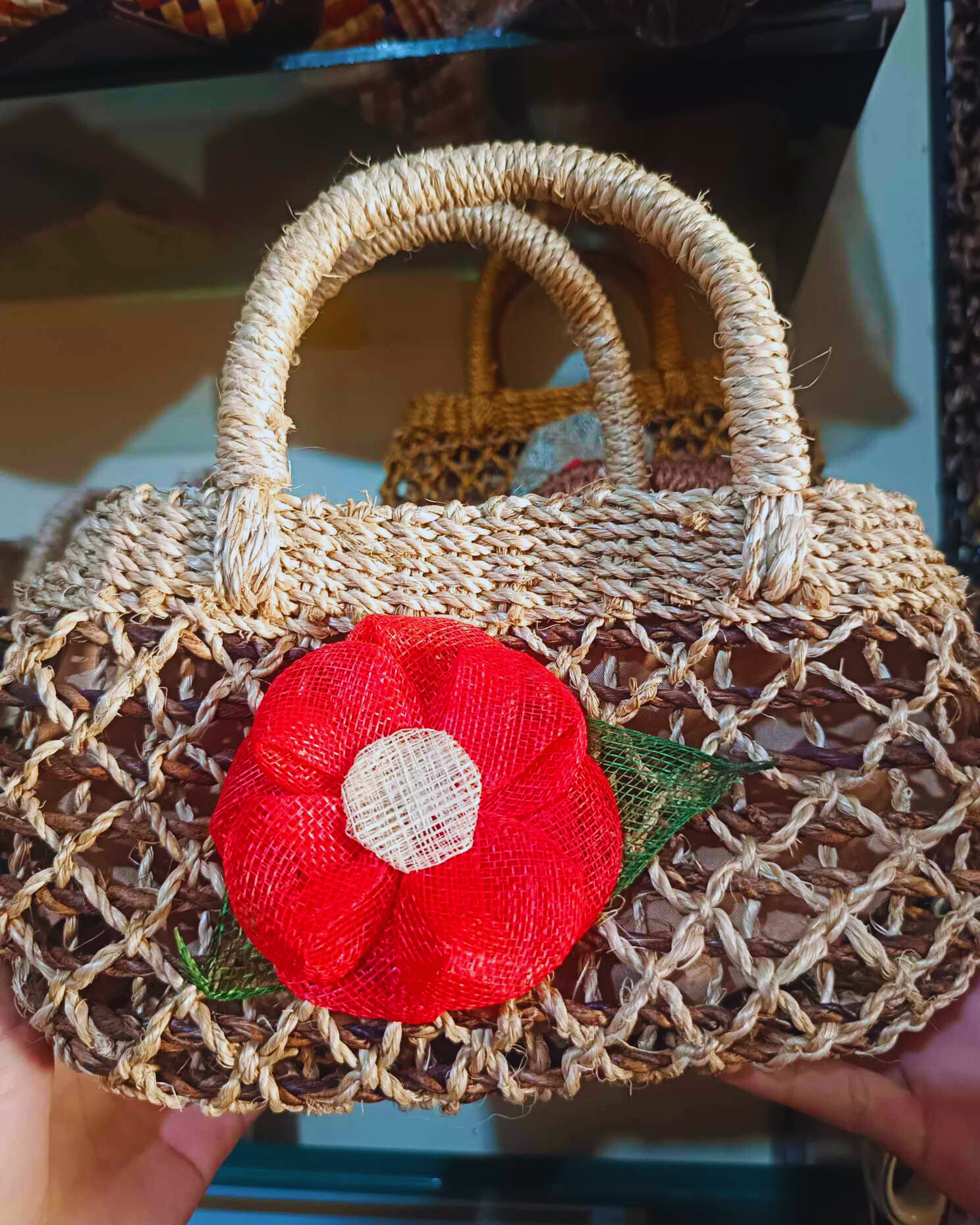 http://www.e-scs.shop/storage/photos/20/Products/Abaca Hand Bag.jpg